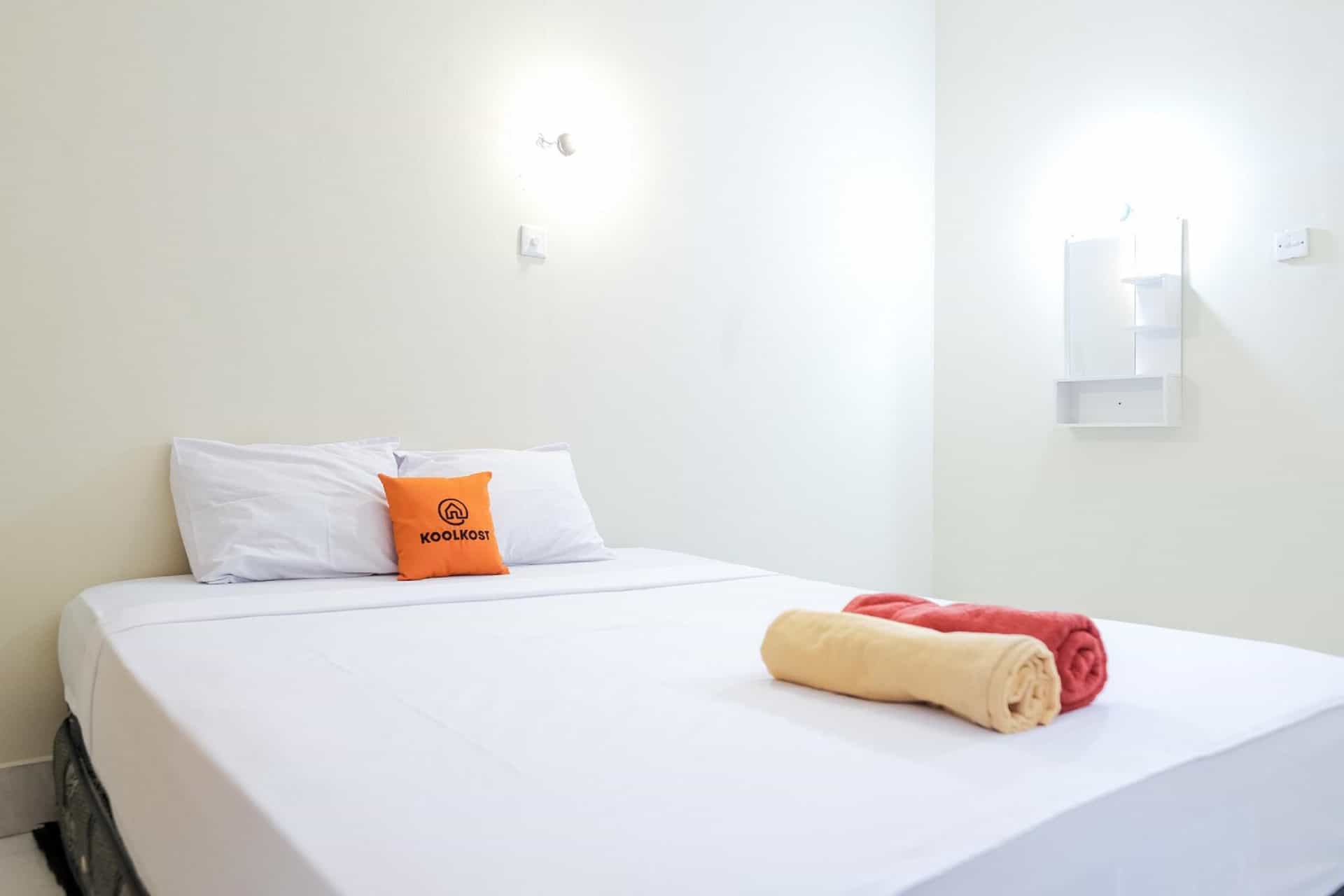 KoolKost near Beachwalk Shopping Center (Minimum stay 30 nights)