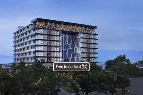 Hotel Santika Premiere Padang