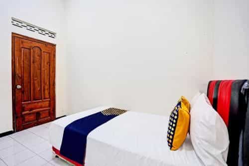 OYO Life 92785 Wisma Trubus Syariah OYO Life 92785 Wisma Trubus Syariah