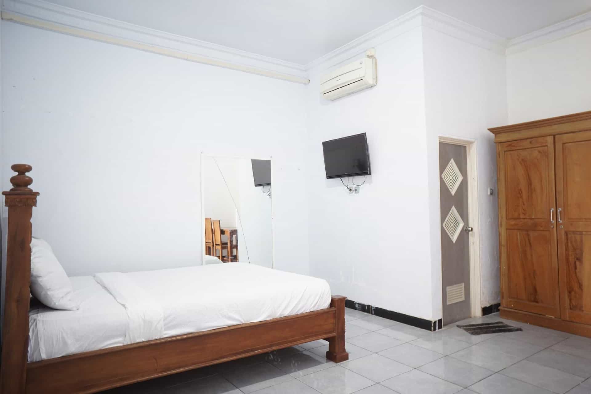 OYO Life 92886 Rumah Nyaman Radhika 2 Syariah OYO Life 92886 Rumah Nyaman Radhika 2 Syariah