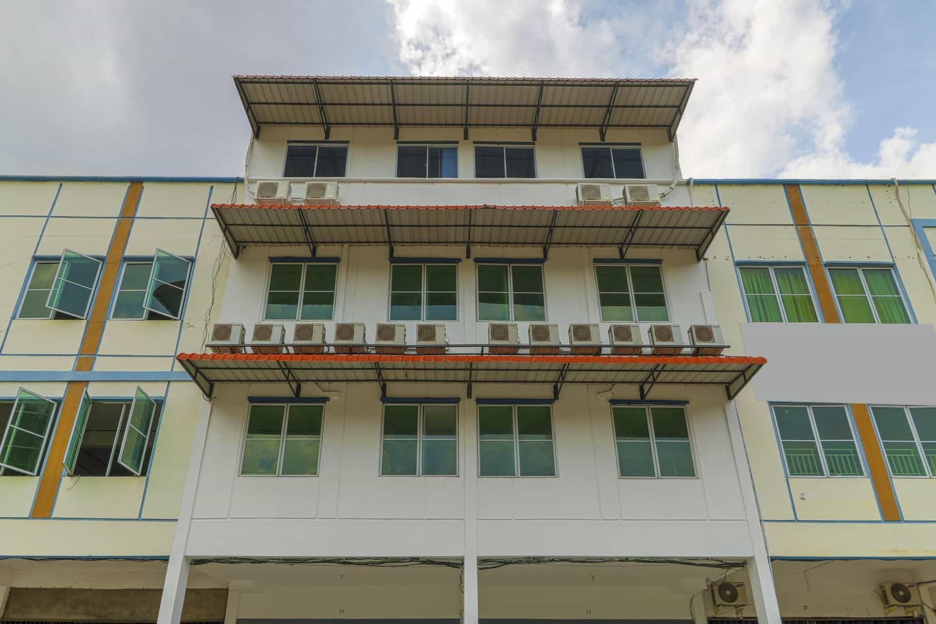 RedDoorz Plus near Kepri Mall