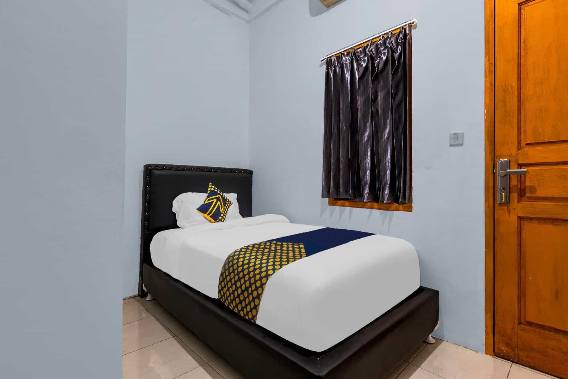 OYO Life 2412 Mandala Residence