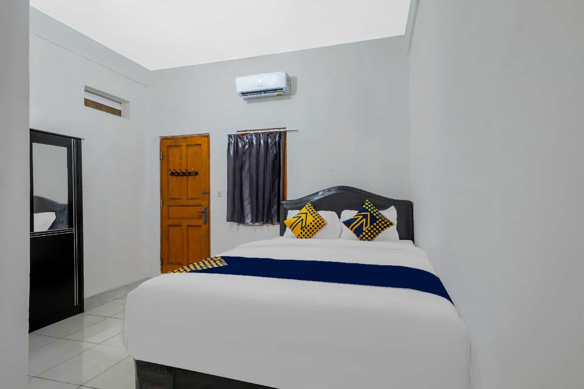 OYO Life 2412 Mandala Residence