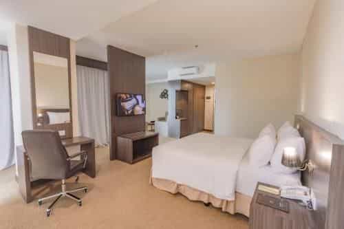 LABERSA HOTEL & CONVENTION CENTER TOBA