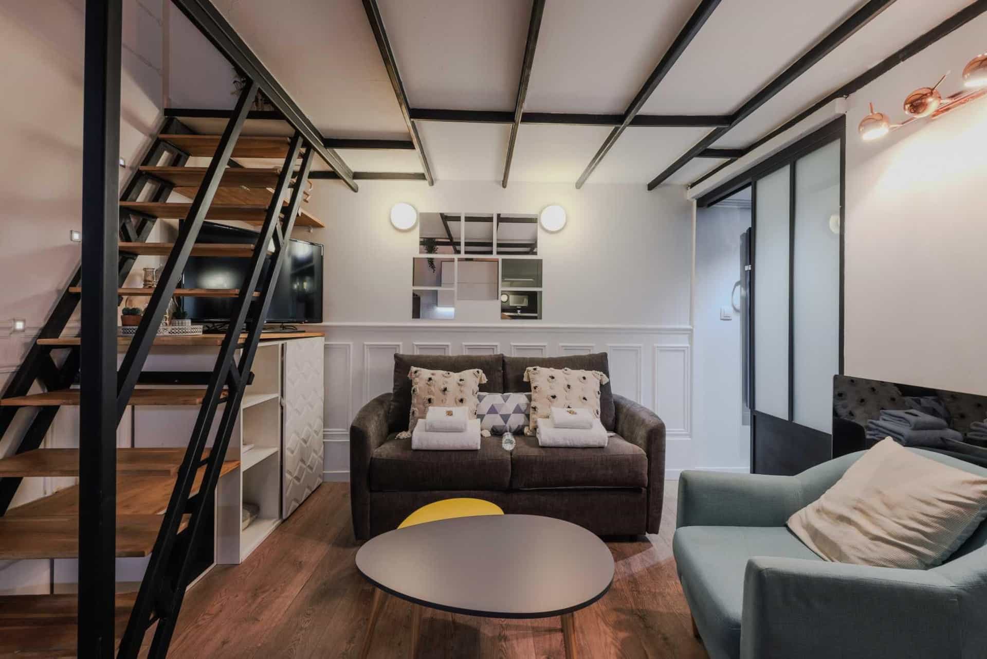 Comfortable duplex in the heart of Paris!