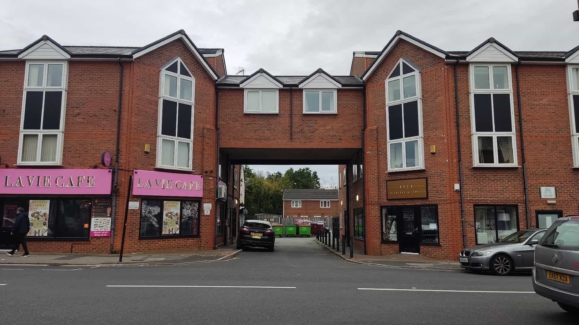 Modern 1-Bed Flat in Wigan