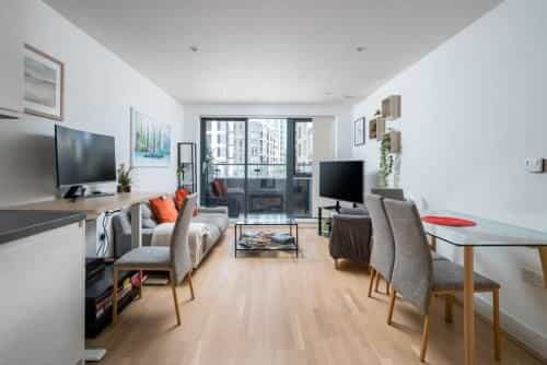 Wandsworth - Stylish Two-Bedroom Apartment
