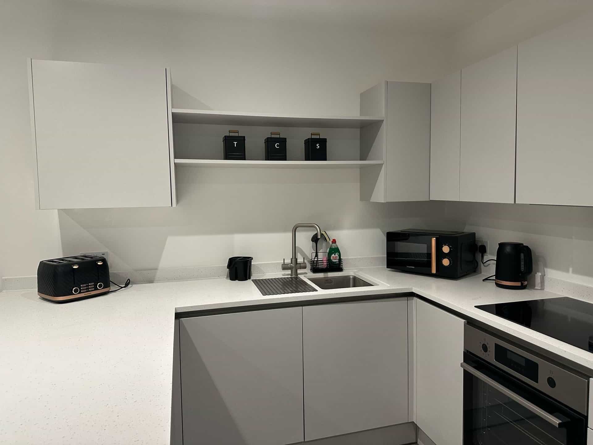 Luxury 1 Bed Apartment Near Victoria