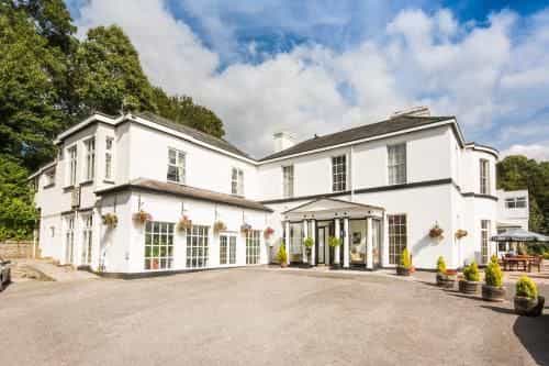 The Manor Hotel