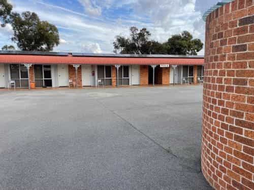 True blue Motor Inn