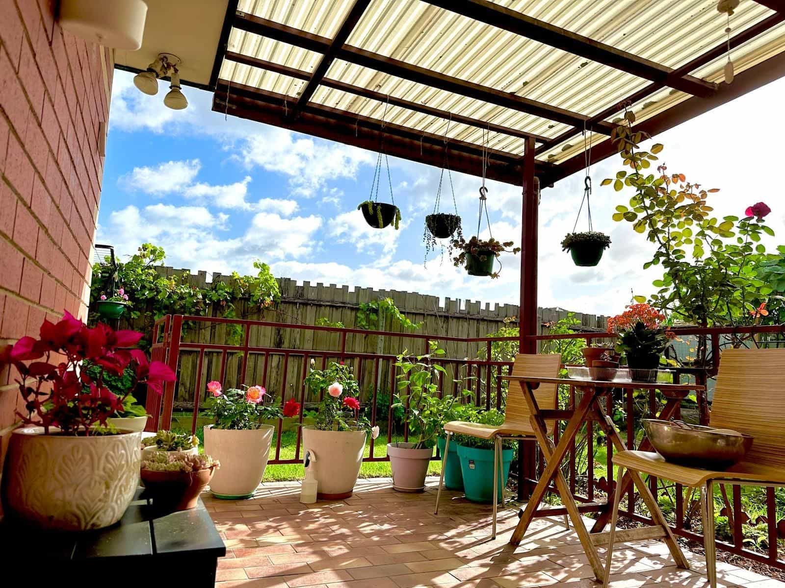 Lemon room close to station, gym, airport