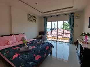 Koh Larn De Beach