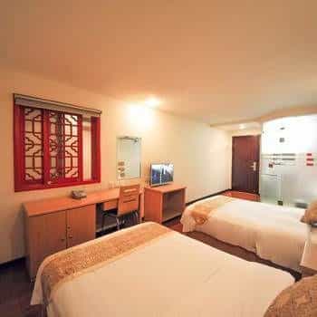 Vienna Hotel (Chengdou Dufu Thatched Cottage Jinsha Site)