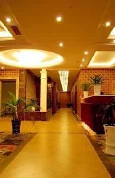 Super 8 Collection Hotel (Chongzhou City Government)
