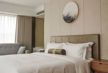 Your Moving Hotel