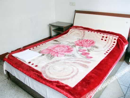 Chengdu Little Town Love Theme Hotel (Chengdu East Station Chengdu University)