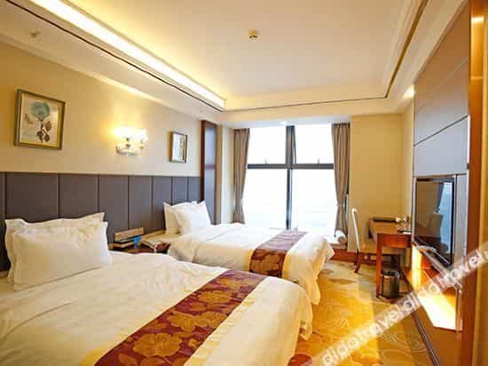 Tianxia Mingren Hotel (Chengdu Science and Technology University Metro Station)