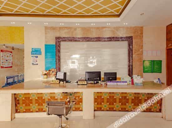 Lianghe Holiday Hotel (Chengdu West Station)