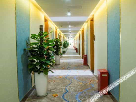 Xingchen Hotel (Chengdu Giant Panda Base) Xingchen Hotel (Chengdu Giant Panda Base)