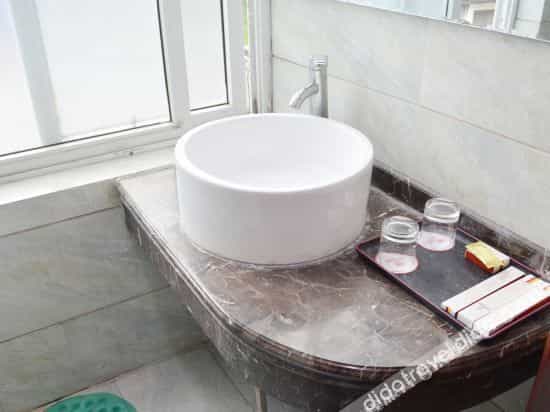 Pixian Hongming Business Hotel