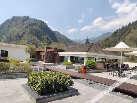 Baoshan Hot Spring Holiday Hotel