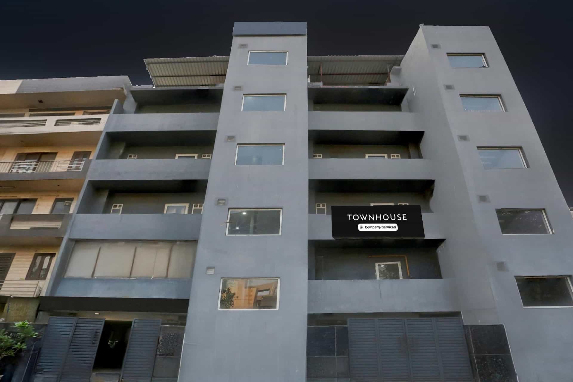 Super Townhouse Shahdara Near Yamuna Sports Complex Formerly Hotel Ipotel
