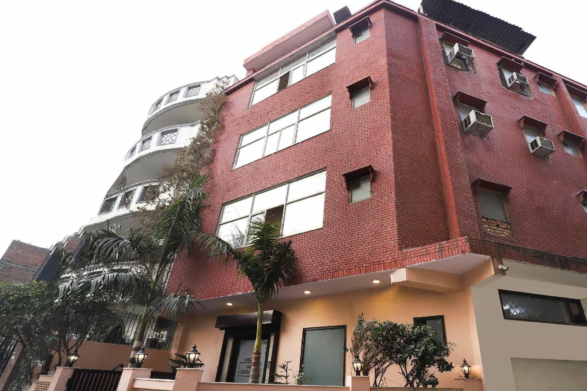 Collection O Ramji Grand Near Tdi Mall