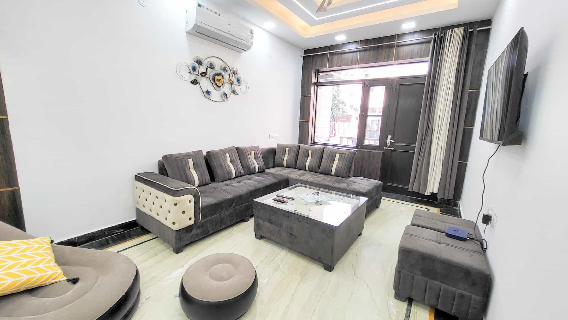 Vacation Buddy 3 BR Home Paschim Vihar Jwala Heri