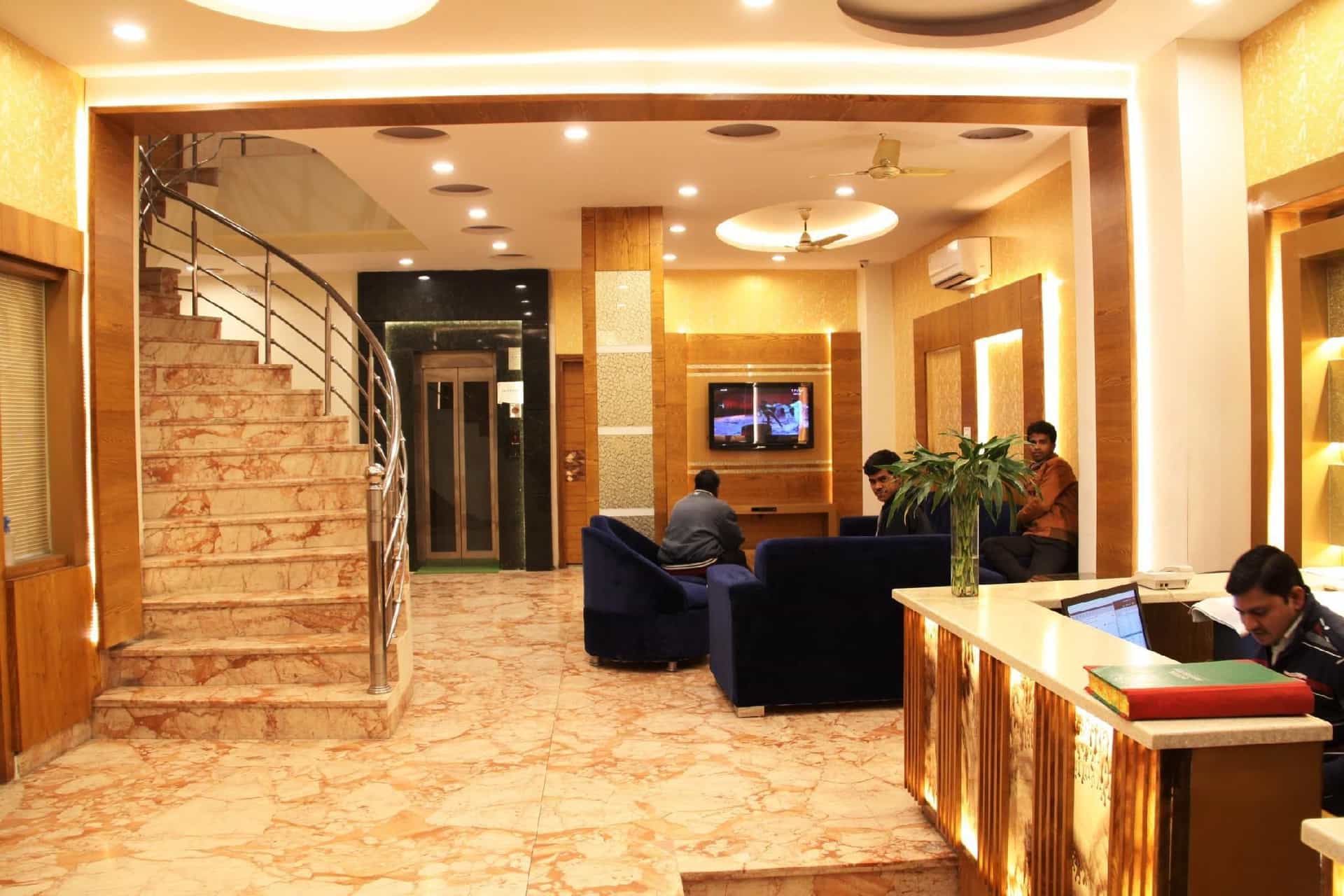 โรงแรมโกลเดน โอเอซิส เดลี