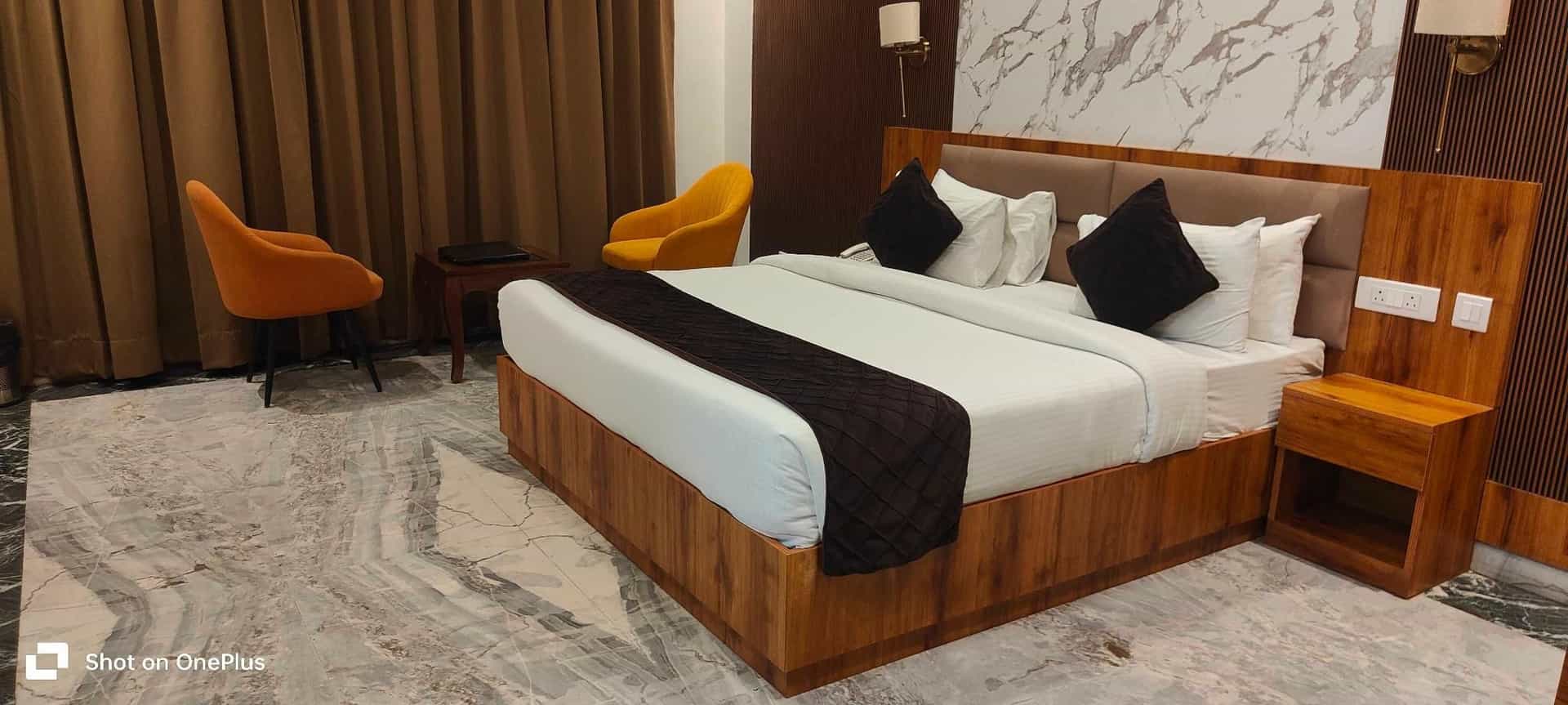 พีโอพี 83805ซี โรงแรม จันทรกรา