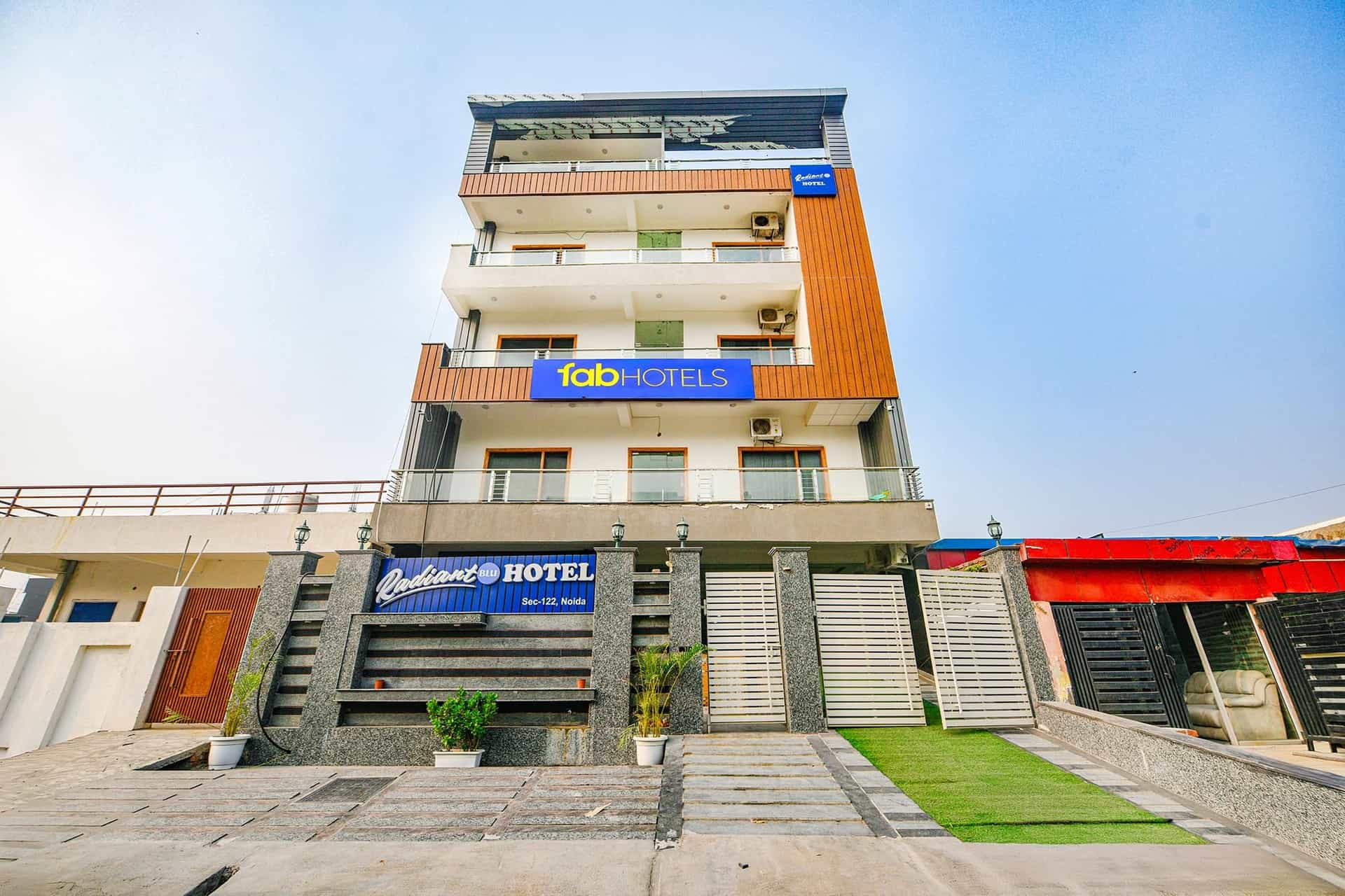 FabHotel Radiant Blu