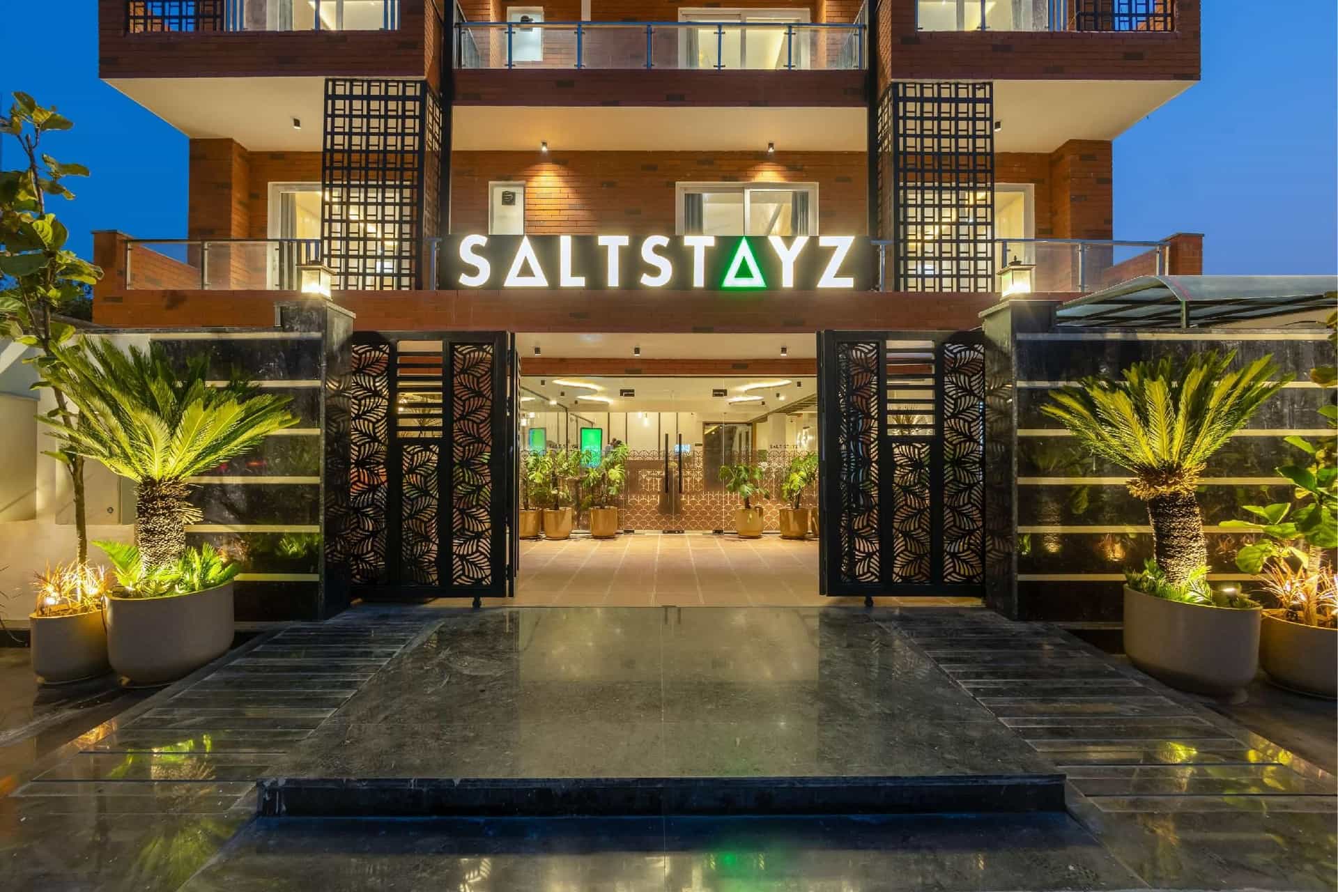 Saltstayz Premier Sector 50 & Golf Course Ext Road