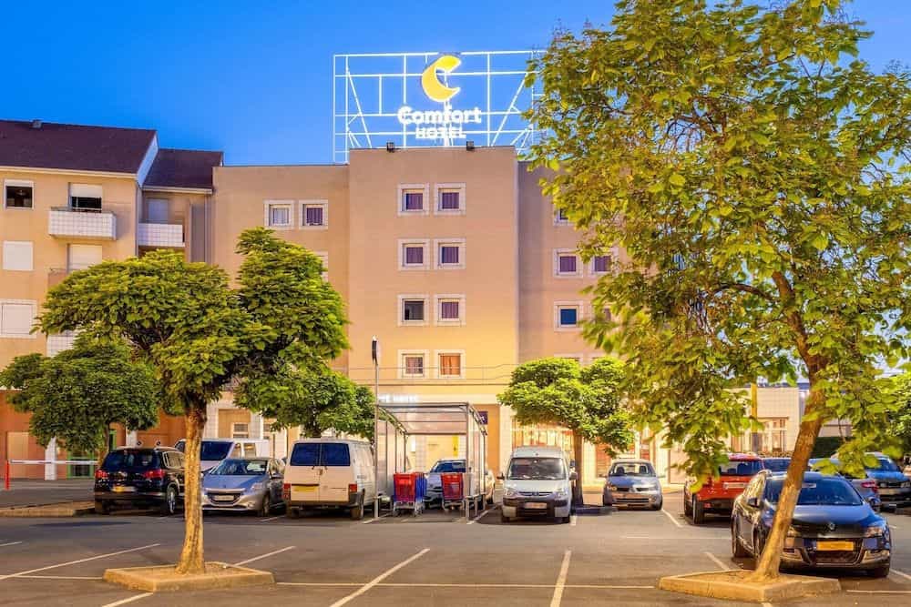 Hotel Kyriad Montlu