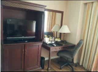 Court Meridian Hotel And Suites