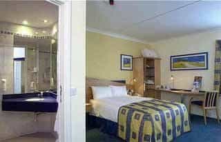 Holiday Inn Express Northampton M1/15 Holiday Inn Express Northampton M1/15