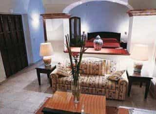 Hacienda Los Laureles