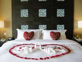 Days Hotel & Suites