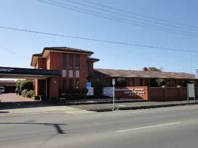 Sovereign Park Motor Inn