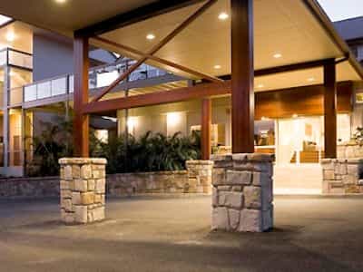 Mercure Clear Mountain Lodge Spa & Vineyard