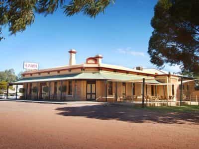 The Standpipe Golf Motor Inn