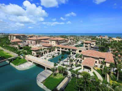 Wyndham Grand Plaza Royale