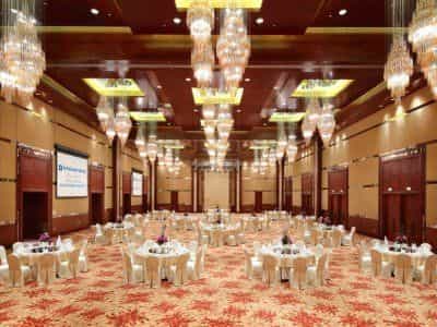 Wyndham Grand Plaza Royale