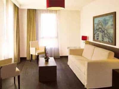 Residhome Appart Hotel Paris-Guyancourt