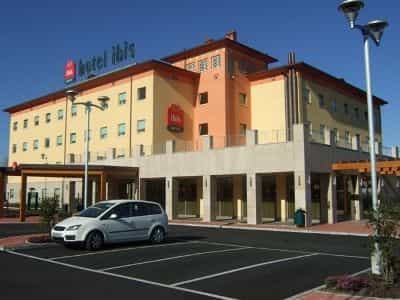 Ibis Como