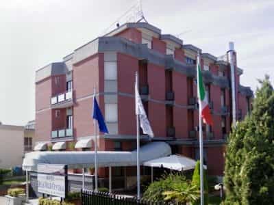 De La Ville Central
