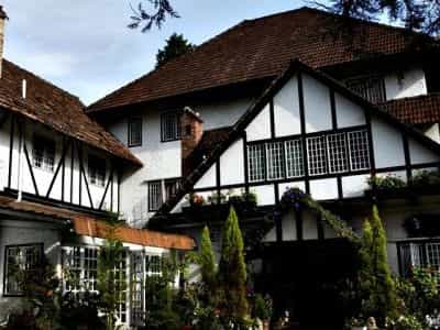 Smokehouse Hotel And Restaurant