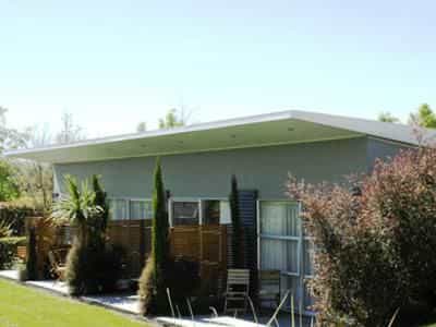 Claremont Studios And Apartments
