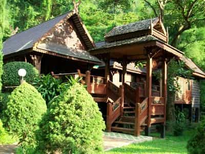 ล้านนา รีสอร์ท