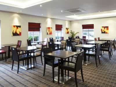 Holiday Inn Exp Birmingham Oldbury M5