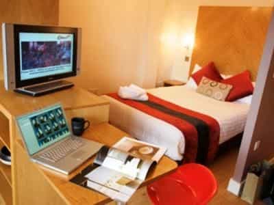 Roomzzz Leeds City West